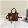 Bolso tipo cubo de estilo relajado vintage para mujer, Nuevo modelo Otoño 2026, Bolso de mano de alta calidad y a la moda para ir al trabajo y la vida diaria, Bolso cruzado