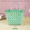 Cesta de Plástico Colorida Trançada Lembrancinha de Aniversário Infantil Estilo Fresco Bolsa Casual de Férias Feminina Bolsa Carteiro Xadrez Cesta de Legumes