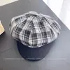 Estilo Británico Versátil Cuadros Patchwork Moda Octagonal para Mujer Otoño Casual Gorra de Periódico Resistente al Viento Cálida Gorra de Pico Moda