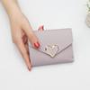 Carteira Curta Atacado para Estudantes Femininas Estilo Coreano Bolsa de Moedas com Pingente de Coração Mini Pequena Fresca Dobrável Multifuncional