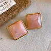 Brincos pendentes em formato de diamante de acrílico com pino de prata transfronteiriços europeus e americanos, brincos de luxo leve de alta qualidade, brincos simples e estilosos para o dia a dia