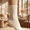 Meias Femininas Novas para Outono e Inverno, Série de Cores Clássicas com Relevo Retrô, Meias de Cano Médio, Meias Simples Versáteis Folgadas, Meias Estilo Japonês