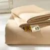 Sábanas Gruesas Cepilladas de Algodón Puro 100% Algodón Puro Color Doble Dormitorio Estudiante Funda de Almohada Juego de Tres Piezas Fábrica de Origen