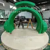 Instalación de Display para Tienda Pop-Up de Escultura de Auriculares de Fibra de Vidrio, Decoración Moderna con Forma de Onda Sonora con una Estética Tecnológica