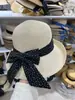 Sombrero de Paja Elegante Francés con Lazo de Verano para Mujer, Versátil y Favorecedor, Sombrero de Playa Pequeño para Vacaciones con Protección UV de Ala Ancha