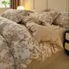 Conjunto de cama de quatro peças em algodão escovado espesso para outono e inverno, feito em Nantong, apresentando lençóis de algodão puro, capa de edredom e um conjunto de cama de três peças