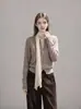 Elegante y favorecedor, este suéter de punto para mujer de manga corta y cuello redondo es una chaqueta suéter adelgazante para la temporada de otoño 2026, estilo 25729