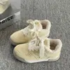 Tênis Brancos Fofos de Solado Grosso Versátil Casual Estudante Board Shoes Feminino 2026 Novo Outono/Inverno Tênis Pão Quente Feminino