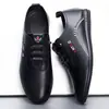 2026 Verano Nuevos Zapatos Casuales Zapatos de Papá Zapatos de Cuero para Hombre Fabricante Venta al por Mayor Zapatos de Suela Blanda de Moda para Hombre Slip-On