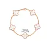 Pulsera de Trébol de Cuatro Hojas para Mujer, Lujo Ligero y Sensación de Alta Gama, Chapada en Oro de 18 Quilates, Trébol de la Suerte de Nácar por Ambos Lados, Artículo Popular Transfronterizo