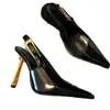24 Sandálias de Barras de Ouro Pequenas de Início de Primavera Bico Quadrado Raso Couro Envernizado Lateral Vazada Salto Ultra-Alto Fivela de Metal Bico Fino Moda Sapatos Femininos
