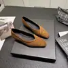 Zapatos cómodos de punta fina, nuevos para primavera y otoño, estilo commuter, punta cuadrada, suela plana, zapatos de mujer con tira tejida de gamuza, estilo retro 2026