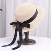 Sombrero de Paja con Lazo y Cinta Estilo Francés para Mujer, Sombrero de Verano de Ala Plana, Sombrero para Sol y Protección Solar al Aire Libre, Sombrero de Copa Plana para Viaje