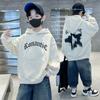 Primavera y otoño Zhongda Boys Guapo Jersey de manga larga Top 2025 Letras de moda para niños Sudadera con capucha informal suelta