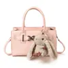 Bolsas Retrô da Moda e de Luxo para Mulheres 2026 Nova Coleção Primavera Versátil Bolsa Transversal Bolsa de Mão da Moda Bolsa Quadrada Pequena de Ombro Único