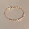 Pulseira de Diamante Quadrada Rosa Fresca e Estilosa, Pulseira Versátil de Temperamento Doce Retro da Moda, Acessório de Mão Personalizado de Alto Valor Estético para Mulheres