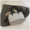 Moda Verano 2025 Moda Estilo Coreano Bolso Rayado Nuevo Bolso de Hombro Simple Popular Bolso Tote para Mujer