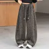 Pantalones de Moda Estilo Coreano con Estampado de Leopardo para Niñas 2026 Otoño Nuevas Llegadas Ropa de Otoño para Niños Pantalones Deportivos Casuales Niños Medianos y Grandes Pantalones de Pierna Ancha