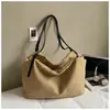 Bolsa Feminina da Moda Nova Primavera Vintage Estilosa de Ombro de Nicho Bolsa de Ombro Casual Simples Bolsa Tote Grande