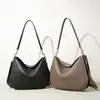 Bolso de Mano Retro Europeo y Americano Nuevo Otoño e Invierno Bolso de Hombro Tendencia para Viajes Bolso de Mujer Bolso de Diseño de Nicho Moda 2026