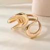 Pulsera Europea y Americana Hueca Asimétrica Doble Anillo Aleación Nicho Geométrico Simple Anillo Pulsera para Mujer Lujo Ligero Gama Alta Simple