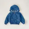 Roupas da Moda para Meninos e Meninas, Estilo Coreano Primavera e Outono, Jaqueta com Capuz Jeans Cor Lisa de Um Botão com Bolsos Falsos, Roupa Externa Casual para Crianças Pequenas