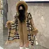 Xale Manto com Franjas feminino outono e inverno com capuz comprimento médio manga morcego estilo coreano gola de pele xadrez forrado com fleece casaco espesso