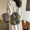 2025 Nuevo Invierno Simple Bolso de Mano de Gran Capacidad Moda Bolso Balde Bolso de Mujer Estilo Coreano Distintivo Hombro Cruzado