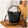 Bolso Grande de Alta Gama Retro para Mujer 2025 Nueva Moda Bolso de Hombro Cruzado para Viajes Diarios Bolso de Mano Versátil Bolso Cubo