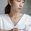 Xiaohongshu Recomienda Collar de Lazo Estilo Ins, Collar Chapado en Oro de 18K, Cadena para Clavícula, Colgante de Diamantes Completo Chapado en Oro Blanco