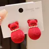 Pendientes de Oso de Terciopelo con Incrustaciones de Pedrería Otoño e Invierno Aguja de Plata Pendientes de Dibujos Animados Lindos Creativos de Nicho Pendientes de Lujo Ligero de Gama Alta para Mujer