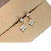 Brinco Stud de Osso da Orelha em Aço Titânio 316L Dourado Café Claro Pingente Trevo de Quatro Folhas Brincos Estilo Doce Cool Studs para Piercing de Orelha com Rosca Externa