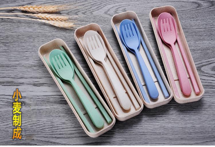 3551648335_2046805001