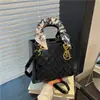 Bolso Bordado de Alta Gama 2026 Nuevo Modelo Casual Elegante Moda Lujo Ligero Bolso de Mujer Lady Dior Venta Directa de Fábrica