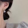 Brincos de pérola cinza de alta qualidade e luxo leve, brincos femininos retrô franceses elegantes, outono e inverno, brincos personalizados exclusivos