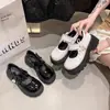 Sapatos Casuais Versáteis da Moda para Meninas 2026 Primavera/Verão Novos Sapatos Princesa Vazados Fechados na Ponta Estilo Britânico Pequenos Sapatos de Couro