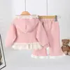 Elegante Ropa Exterior para Niñas Jóvenes, Conjunto de Pantalones Acampanados de Encaje para Primavera-Otoño, Dulce Conjunto de Dos Piezas con Capucha y Adorno de Encaje