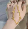 Nuevo Estilo Collar de Mariposa Hueca Calada Chapado en Oro, Collar de Moda de Alta Gama, Venta al por Mayor desde Fabricante de Comercio Electrónico en Vivo