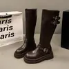 Botas femininas longas, nova coleção outono/inverno 2026, design de cano alto, efeito emagrecedor, adequadas para baixinhas, com sola grossa, salto grosso, estilo britânico, botas de montaria