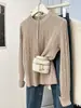 Tricô com Gola Redonda Canelada de Manga Longa Feminino Estilo Novo Primavera Outono Macio Grudento Ajuste Slim Camada Base Suéter Top