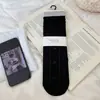 Meias Femininas Primavera e Verão Novo Estilo Coreano Ins Color Block de Malha Fina Brancas Respiráveis Absorventes de Suor com Coração Meia de Cano Médio para Mulheres