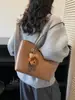 Bolso de mano retro de alta gama, un bolso de hombro elegante y moderno con gran capacidad, perfecto para la temporada otoño/invierno 2026