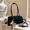 Bolsa de Hombro Retro Versátil de Temperamento Otoño/Invierno para Mujer Nueva de Gran Capacidad Francesa de Nicho con Sensación de Alta Gama Bolso de Hombro Único