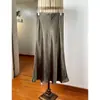 Nova Saia de Cetim Estilo Chinês para Mulheres Verão 2026 Nova Textura Plissada de Acetato Emagrecedora para o Trabalho Saia Cauda de Peixe