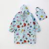 Ordem diária de secagem rápida leve quatro estações crianças alunos do ensino primário e secundário com saco escolar capa de chuva jardim de infância bebê poncho Outdoor