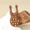 Masajeador de rana pequeño de sándalo con rosca de latón y oro, peine masajeador de ojos, raspador de nariz, masajeador de puntos de acupuntura de ojos, herramienta de masaje de meridianos