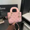 Bolsas Pequenas da Moda Deste Ano para Mulheres Verão 2026 Nova Moda Nicho Bolsa Transversal Bolsa de Mão Acolchoada Ombro Único Bolsa Feminina Dior