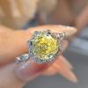 Entrada de moda Luxo Octogonal Rose Cut Powder Diamond Ring Niche Design Simples All-match High Carbon Diamond Yellow Zircon Ring para mulheres
