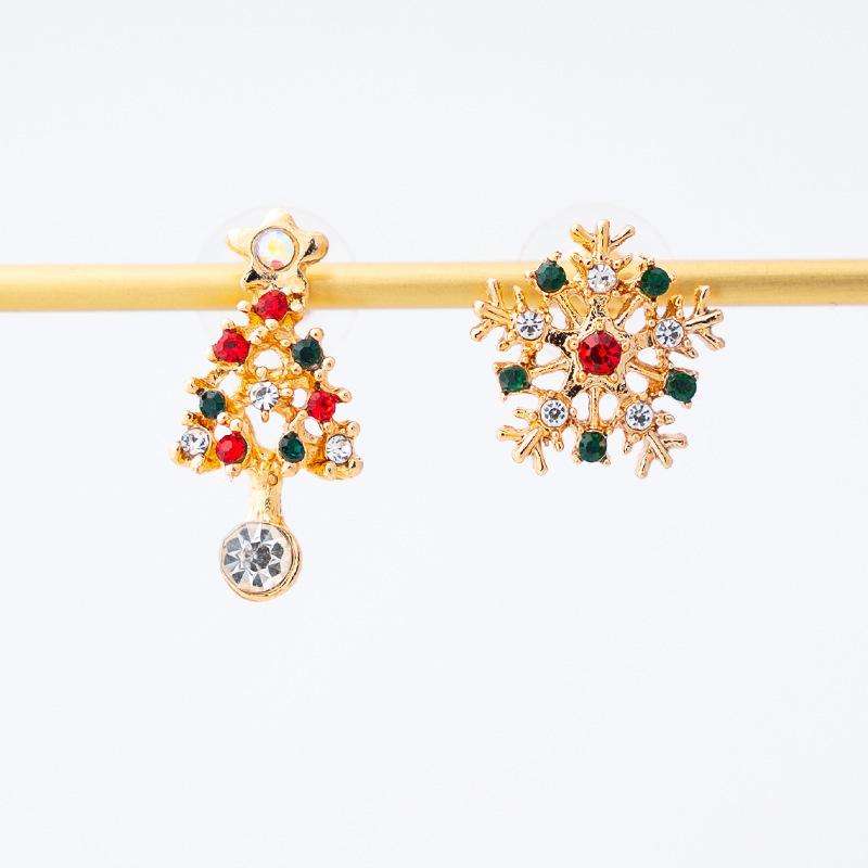 Cute-Gold-Color-Snowflake-Stud