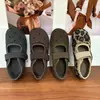 Zapatos Planos de Estilo Retro Otoño 2026 para Mujer Boken con Cierre de Velcro Mary Jane Punta Redonda Zapatos Individuales